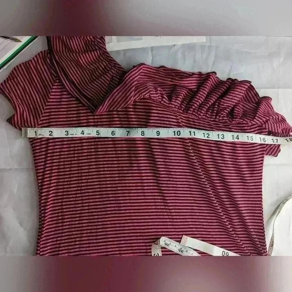 Sexy New with Tags Romeo juliet One Sleeve Striped Top Medium Red And Black - Picture 8 of 10